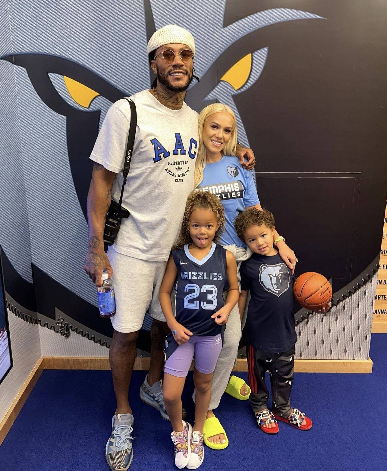 孟菲斯灰熊迎欧超杯关键赛,今晚官宣签约,更衣室稳定,更衣室氛围转暖 孟菲斯灰熊迎欧超杯关键赛,今晚官宣签约,更衣室稳定,更衣室氛围转暖