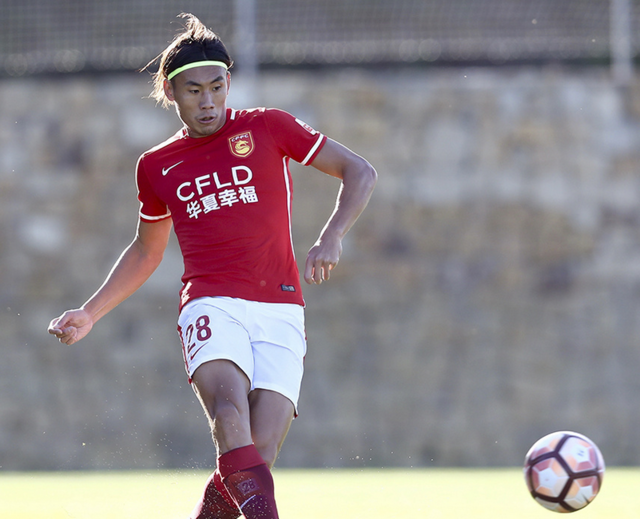 包含国际比赛日社区盾传出新动向，阿贾克斯队长鼓劲，管理层表态——信心回归，赛季目标并未改变的词条